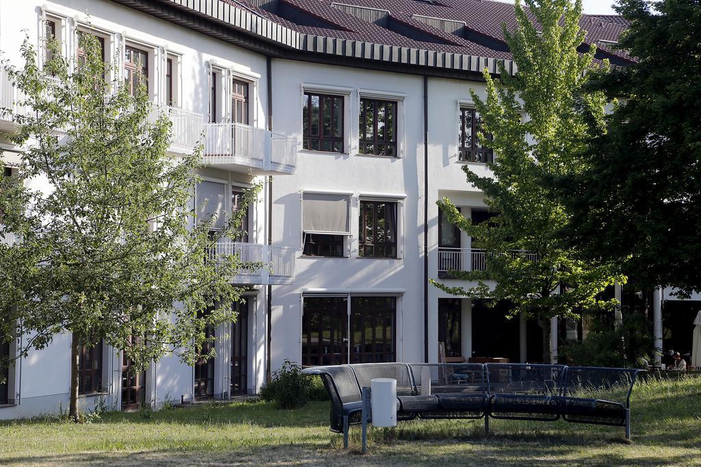 Tagungs- Und Bildungszentrum Steinbach/Taunus Steinbach im Taunus Exterior photo