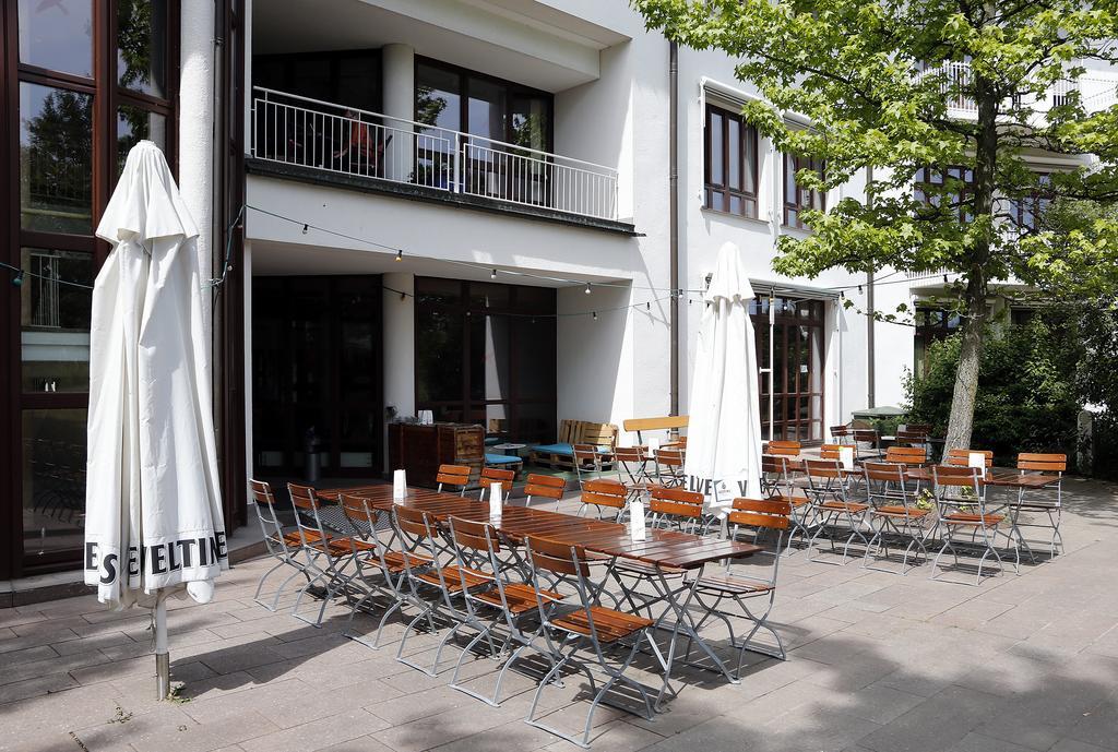 Tagungs- Und Bildungszentrum Steinbach/Taunus Steinbach im Taunus Exterior photo